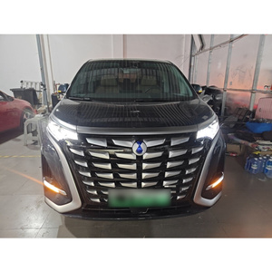 Guazi Denza D9 <span class=keywords><strong>2022</strong></span> MPV d'occasion Hybride Rechargeable Automatique MPV Passager AWD Bleu Conduite à Gauche Stock Concessionnaire - Product Image 2