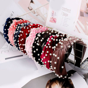 <span class=keywords><strong>Accessori</strong></span> <span class=keywords><strong>Per</strong></span> <span class=keywords><strong>capelli</strong></span> Semplice Hairband Della Perla Fasce Torsione Nodo di Velluto <span class=keywords><strong>per</strong></span> le Donne Decorazione Dei <span class=keywords><strong>Capelli</strong></span> Delle Donne Della Ragazza Della Signora <span class=keywords><strong>Capelli</strong></span> <span class=keywords><strong>Accessori</strong></span> HY - Product Image 2