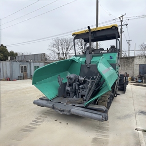 Pavimentadora de Asfalto Usada Modelo 2017 Original 1800-2L V-OGELE 9m de <span class=keywords><strong>Segunda</strong></span> <span class=keywords><strong>Mano</strong></span> 1800-2 1800-3L 1880-3L 2100-3L 1800-2L ¡Gran Oferta! - Product Image 1