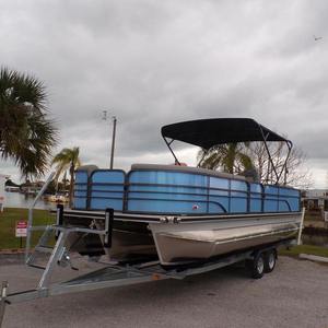 <span class=keywords><strong>Bateau</strong></span> ponton barge de fête en aluminium de luxe avec auvent et <span class=keywords><strong>moteur</strong></span> hors-bord pour la dérive en plein air et l'utilisation récréative - Product Image 2