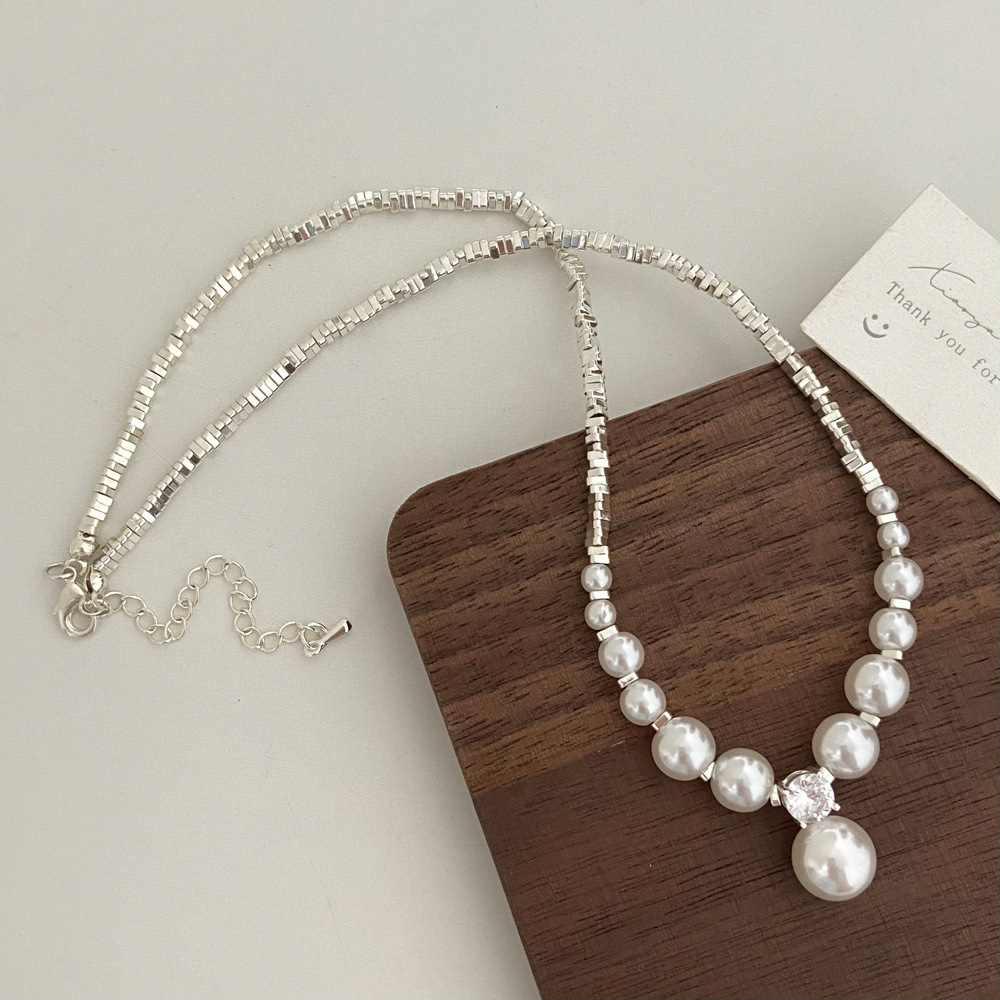 Collier-B-182