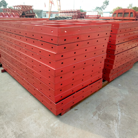 Système de coffrage modulaire en panneaux d'acier robustes pour la construction de murs, colonnes et dalles en béton, réutilisable sur chantier