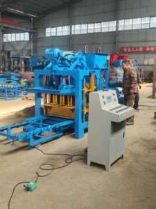 Máquina Hidráulica Automática QT4-30 para Fabricação de Blocos Vazados e Tijolos de Concreto para Construção de Casas, Popular em 2026 - Product Image 5