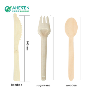Vente en gros Ensemble fourchette cuillère couteau écologique résistant à la chaleur avec serviette en papier couverts jetables boisés - Product Image 4