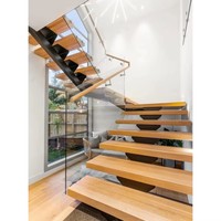 Escalier moderne à poutre simple en acier carré thermolaqué avec garde-corps en verre contemporain
