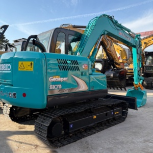 Mini-excavatrice KOBELCO 2022 avec godet de creusement, capacité de 0,53 m³, poids opérationnel de 7,5 tonnes, utilisée, 2001-4000 heures de fonctionnement - Product Image 5
