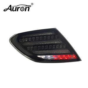 ไฟท้าย LED สำหรับรถยนต์เมอร์เซเดส-เบนซ์ ซี-คลาส W204 (2007-2014) |   ชุดไฟท้ายและไฟเบรก |   อัพเกรดสไตล์ OE - Product Image 1