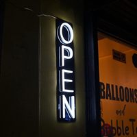 Panneau d'affichage en acrylique cristal PVC du fabricant mur de culture d'entreprise illuminé par LED pour porte de réception mot lumineux personnalisé