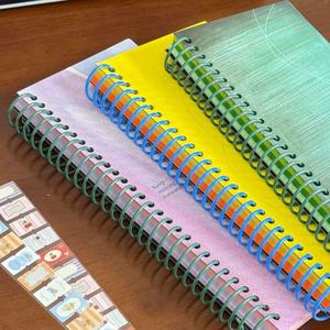 Carnet de notes à spirales A6 de petite taille, pages vierges colorées, haute valeur esthétique, pour le travail, l'école, le bureau, les affaires - Product Image 1