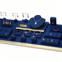 Présentoirs à bijoux haut de gamme très demandés : présentoirs pour colliers, bagues et boucles d'oreilles, plateaux de présentation de bijoux – Direct Usine