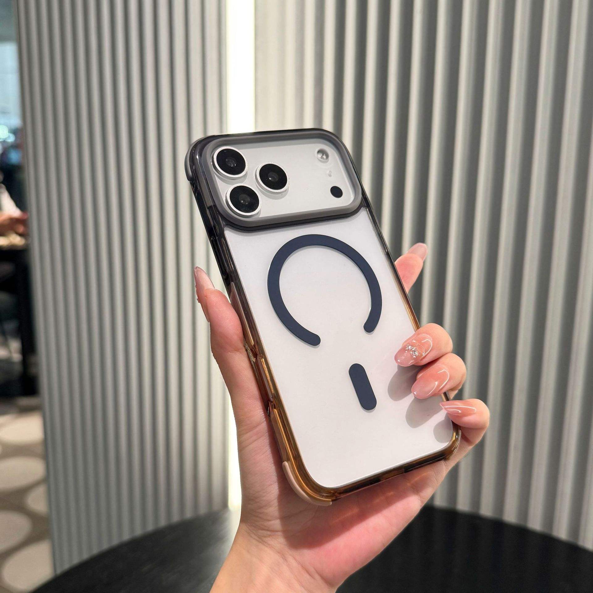 สีเทาแม่เหล็กไล่เฉดสีทอง