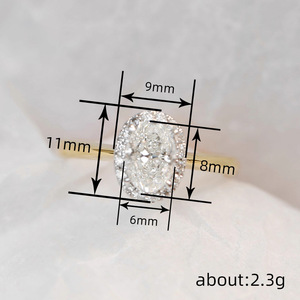 Anello Bicolore a Forma Ovale, Design Elegante per Donne - Product Image 4