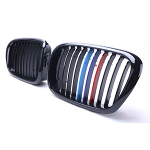 กระจังหน้า BMW E39 สีดำเงา สไตล์ M สำหรับกันชนหน้า รุ่นปี 1999-2003 ซีรีส์ 5 อะไหล่แต่ง หมายเลขอะไหล่ A-E39-XK-LM - Product Image 3