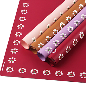Papel de Regalo Impermeable de PVC Reciclable para Ramos de Flores, Hojas de Papel de Regalo Floral de Diseño Coreano para el Día de San Valentín - Product Image 1
