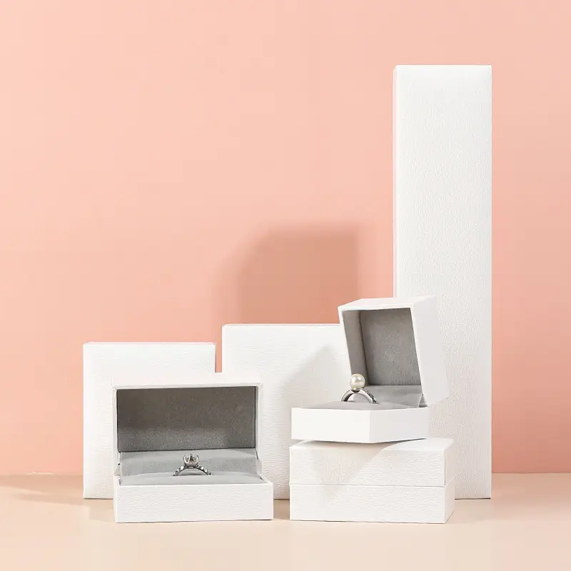 กล่องพลาสติกใส่เครื่องประดับกล่องสีขาวกล่องใส่เครื่องประดับต่างหูสร้อยคอแหวน