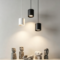 Elegante Lámpara Colgante LED Cilíndrica Negra de 3 Luces con Altura Escalonada para Comedor, Isla de Cocina