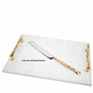 Plateau en marbre blanc de designer coûteux avec poignée en métal plaqué or Plateau créatif avec couteau pour les festivals à tarif réduit - Product Image 1