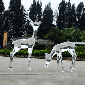 Scultura di Cervo Maschio e Femmina per Decorazione d'Interni, Grande Formato, in Resina Argentata Elettroplaccata e Dipinta a Mano - Product Image 4