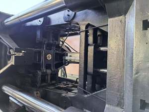 Máquina de Moldeo por Inyección de Plástico HAITIAN 380T con Caja de Engranajes Hidráulica, 99% Nueva, Horizontal, con Motor PLC y Bomba Directa - Product Image 4