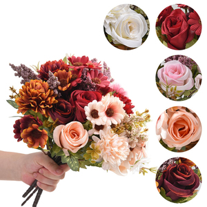 อุปกรณ์ประกอบฉากถ่ายภาพแนวชนบท ดอกเดซี่ ดอกกุหลาบเปอร์เซีย ดอกไม้ประดิษฐ์ จัดดอกไม้ ช่อดอกไม้พีลิสแบบถือ - Product Image 1