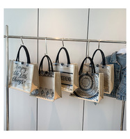 Sac de plage en PVC à motif de lettres noires translucide, grande capacité, durable, tendance, imperméable, avec cordon d'épaule
