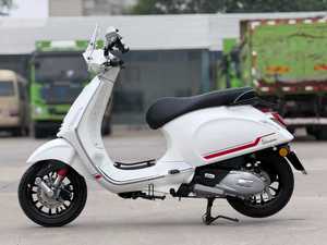 Scooter <span class=keywords><strong>Vespa</strong></span> <span class=keywords><strong>150</strong></span> in Stile Retrò Italiano per il Pendolarismo Urbano Quotidiano - Product Image 3