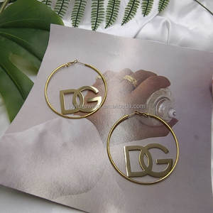 도매 개인 이름 초기 귀걸이 18k 골드 도금 스테인레스 스틸 얇은 편지 큰 후프 귀걸이 보석 여성용 - Product Image 6