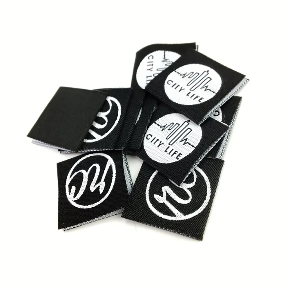 High Density Custom ized Private Logo Stoff Kleidungs etiketten Kleidung Satin Woven Tag Custom Woven Labels