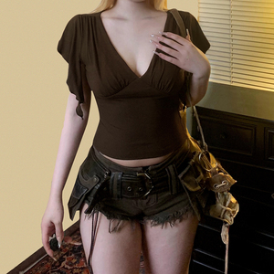 เสื้อยืดถักสีทึบคอวี Y2K |   เสื้อฤดูร้อนทรงสลิมฟิตแบบเซ็กซี่สำหรับผู้หญิง |   เสื้อผู้หญิงแฟชั่นที่น่าประหลาดใจ - Product Image 3