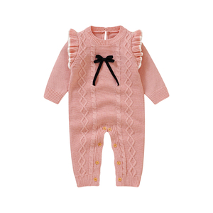 Elegante Tutina Rosa in Maglia per Neonata con Volant e Fiocco, Regalo Unico per Baby Shower, Outfit per il Ritorno a Casa del Neonato - Product Image 1