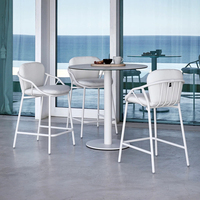 Ensemble de table haute et de tabourets de bar en aluminium pour l'extérieur, style nordique moderne, résistant à l'eau, pour le jardin