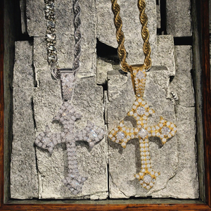 Collier pendentif croix hip-hop personnalisé pour homme en argent sterling 925 plaqué or rose avec breloques moissanite glacées pour occasions festives - Product Image 2