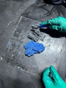 Époxy 9313 résistant aux hautes températures, rempli <span class=keywords><strong>de</strong></span> billes céramiques, seau <span class=keywords><strong>de</strong></span> 10 kg pour la <span class=keywords><strong>protection</strong></span> des canaux, des gouttières, des coudes, des trémies, des toboggans - Product Image 5