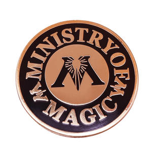 Ministero della spilla magica della comunità magica con spilla magica per il mondo distintivo ispirato ai regali accessori - Product Image 1