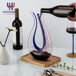HUAHANGNA Décanteur en verre de cristal en forme de <span class=keywords><strong>U</strong></span> unique fait à la main Conception ondulée Coffret cadeau de vin Verre transparent - Product Image 5
