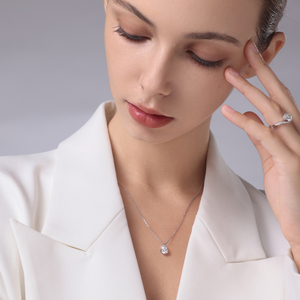 จี้มอสซาไนต์ 2 กะรัต 1 กะรัต ชุบทองคำขาว 14K พร้อมสร้อยเงินแท้ S925 เพชรมอสซาไนต์สร้างในห้องปฏิบัติการ สร้อยคอสำหรับผู้หญิง - Product Image 4