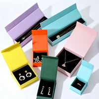 Boîtes cadeaux magnétiques de luxe personnalisées avec logo YZ Wholesale, boîtes en papier, sacs d'emballage cadeau pour collier et bague