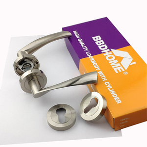 Bộ Khóa Mộng Châu Âu Thân Khóa Ba Điểm Multilock Với Tay Nắm Cửa Kéo Và Xi Lanh - Product Image 3