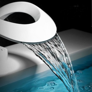 Lavabo <span class=keywords><strong>de</strong></span> Cascada Minimalista <span class=keywords><strong>de</strong></span> Latón y Cobre <span class=keywords><strong>para</strong></span> Hotel o Villa <span class=keywords><strong>de</strong></span> Lujo, con Válvula <span class=keywords><strong>de</strong></span> Cerámica y Grifo Dorado - Product Image 5