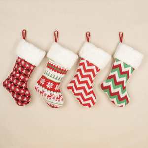 Chaussettes de Noël personnalisées brodées au point de croix, chaussettes de Noël rayées vintage européennes de luxe pour la décoration de la maison et des fêtes - Product Image 1