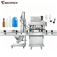 Scelleuse automatique de bouteilles en verre haute capacité avec système intégré de tri et d'alimentation des bouchons