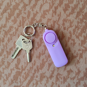 Alarma <span class=keywords><strong>Personal</strong></span> de Seguridad de 130dB, Alarma con Llavero, Linterna LED, Alarma de Emergencia, Dispositivo de Autodefensa para Estudiantes, Corredores y Personas Mayores - Product Image 3