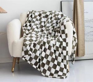 Couverture réversible en peluche 60x80 pouces, 300 GSM, grand motif quadrillé, pour canapé, fauteuil, bureau, literie, chaude, épaisse, douce, noire - Product Image 2