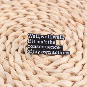 おしゃれなファッションアクセサリー、ピン、ブローチ、メンズ＆レディースアクセサリー、ユニークな「アクション」と「結果」をテーマにしたブローチ - Product Image 1