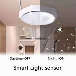 Lampe de plafond alimentée par panneau solaire, LED étanche, éclairage solaire LED pour intérieur, lumière de jardin - Product Image 3