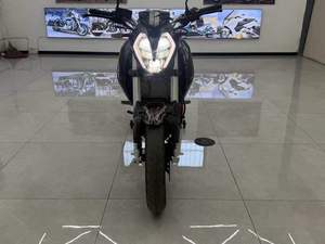 Adulti che guidano biciclette nude su strada, <span class=keywords><strong>moto</strong></span> sportiva da 150cc raffreddata ad aria <span class=keywords><strong>con</strong></span> portapacchi posteriore - Product Image 2