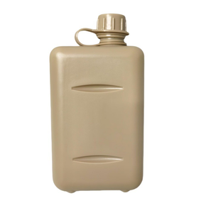ขวดน้ำพลาสติก HDPE แบบขายส่ง DFB06 ขนาด 2 ลิตร ขวดน้ำพลาสติกทรงเหลี่ยม สีเขียวลายพราง  กระเป๋าสะพายไหล่หลากสี - Product Image 2