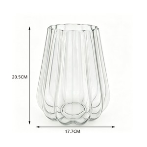 Vase en verre cannelé vert à large ouverture et bordure en forme de pétale, vase à <span class=keywords><strong>fleurs</strong></span> pour la décoration de la maison, de la table de mariage, vase à <span class=keywords><strong>fleurs</strong></span> en verre moderne de luxe - Product Image 4