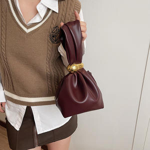 Sac seau polyvalent de style coréen sac à main simple et décontracté pour femme sac décoratif élégant - Product Image 2