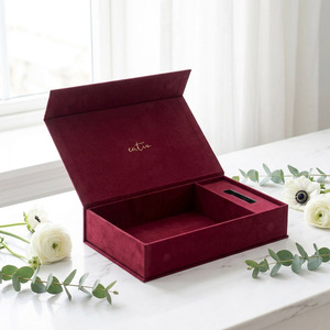 Boîte d'emballage USB de luxe en velours rouge avec insert en mousse souple pour cadeau de <span class=keywords><strong>photographe</strong></span> de mariage, boîte <span class=keywords><strong>souvenir</strong></span> - Product Image 1